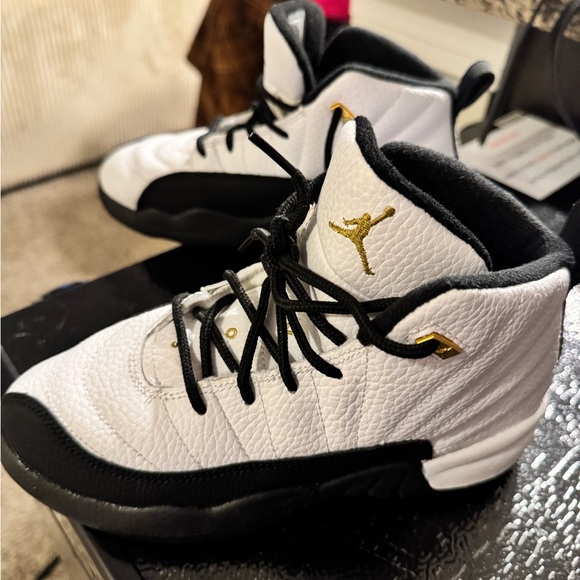 Air Jordan Retro 12 Taxi - Picture 4 of 6